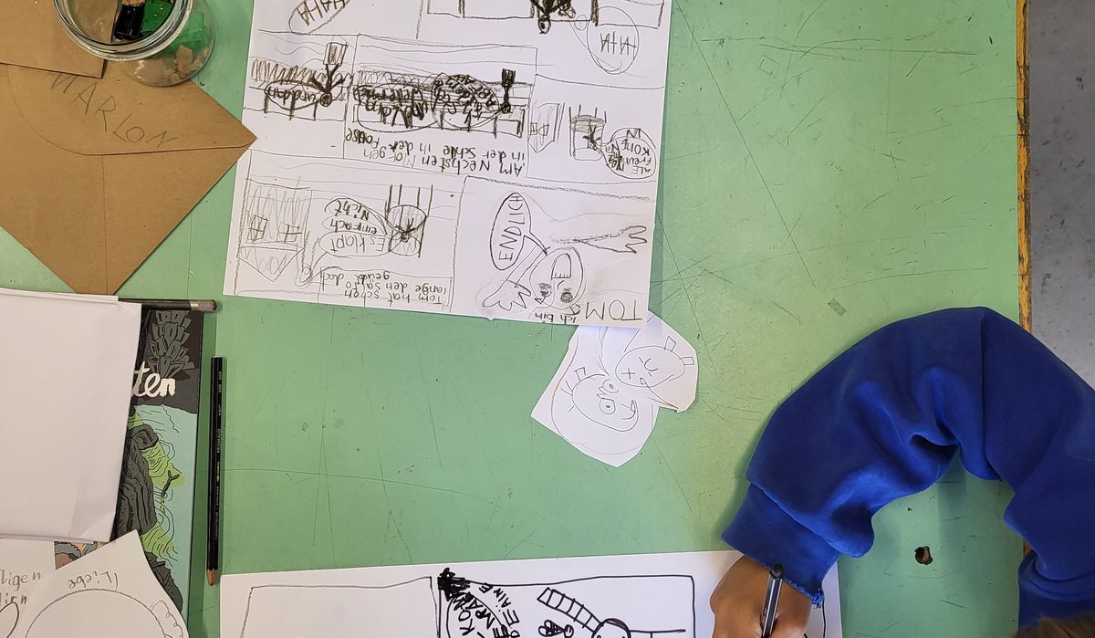 Kinder entwerfen ihre eigenen Comics